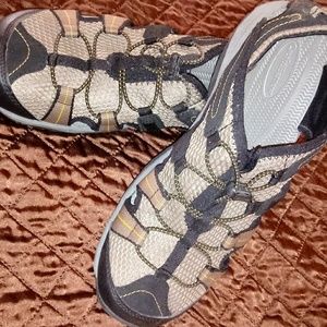 Mens size 10 Croft and Barrow Shoes